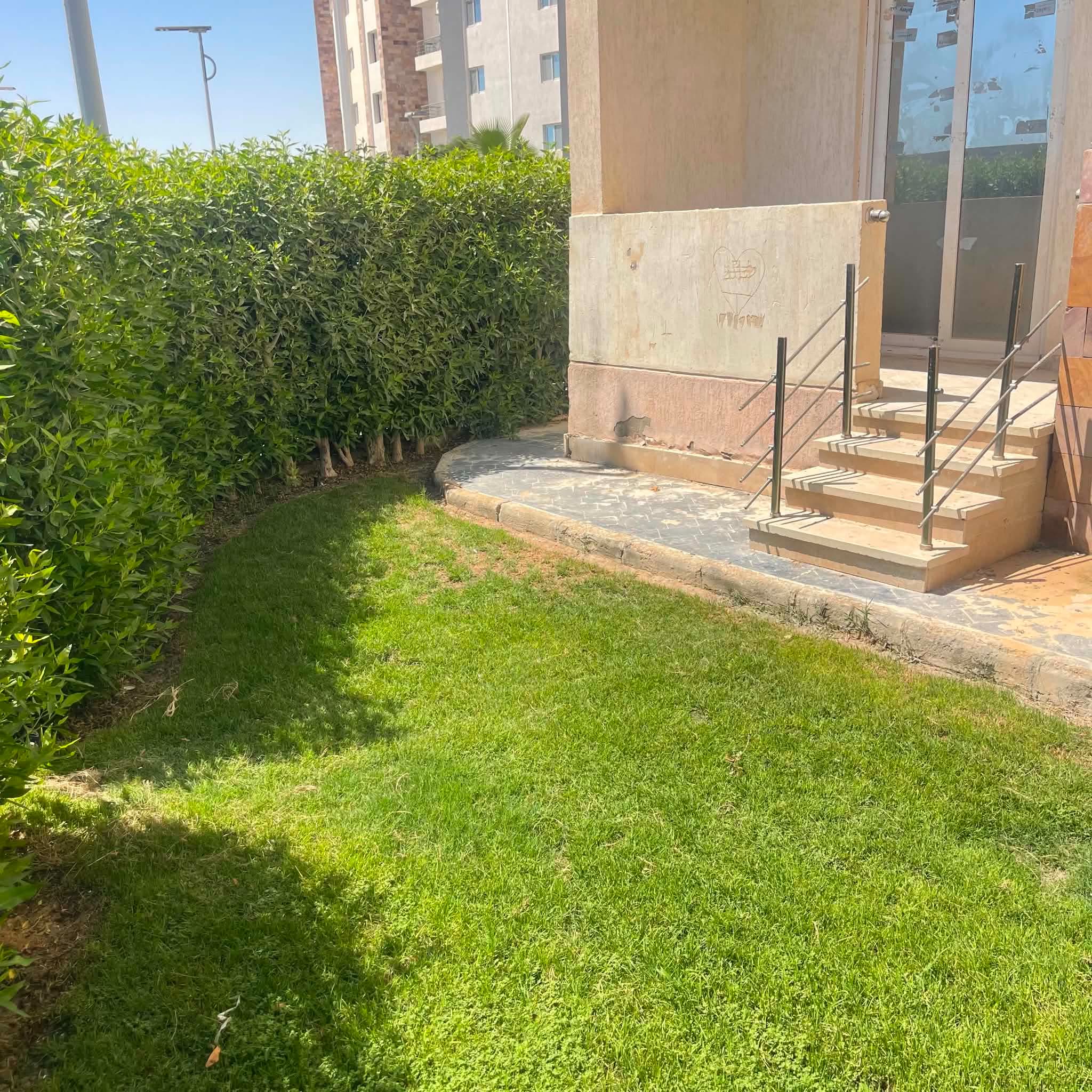 امتلك شاليه  في جولدن سكوير مارسيليا بيتش 